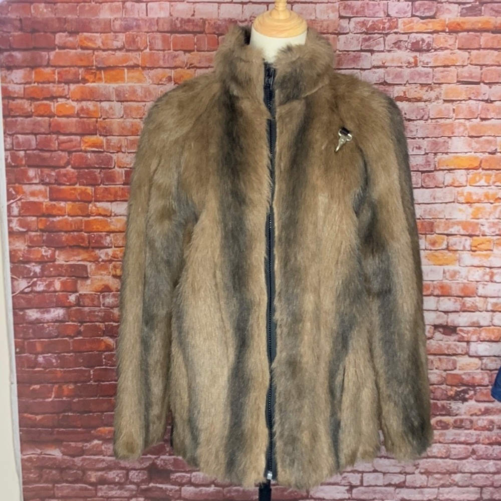 Vintage Furrrina 1970s Tan and Black Faux Fur Front Zip Teddy Bomber Jac…